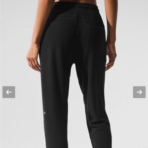 18. NWT Alo Yoga soho sweatpants BLACK Size S